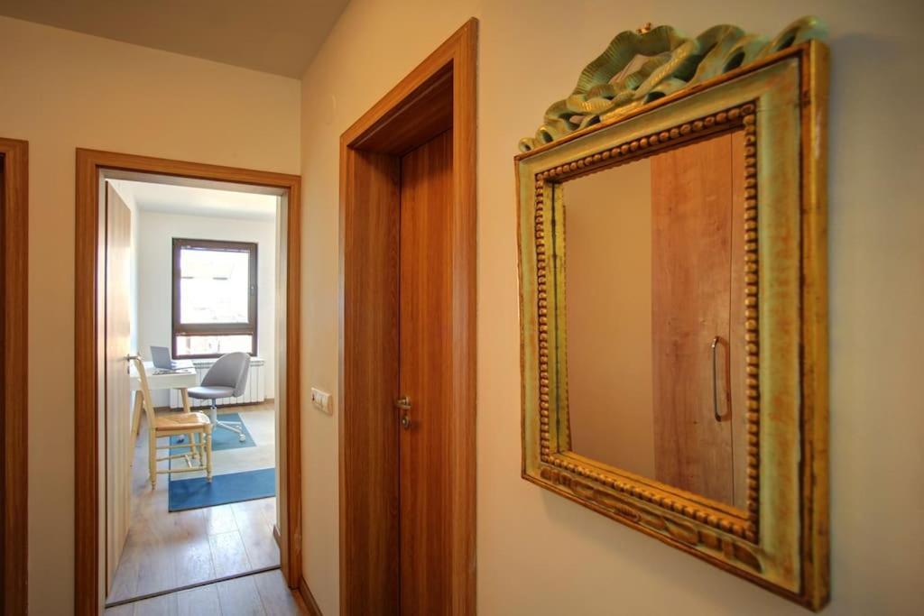 Spacious Home Office With Secure Garage In Sofya Dış mekan fotoğraf