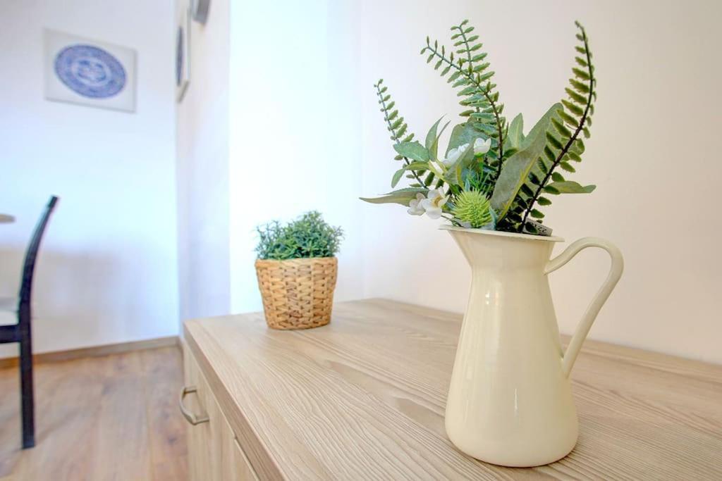 Spacious Home Office With Secure Garage In Sofya Dış mekan fotoğraf